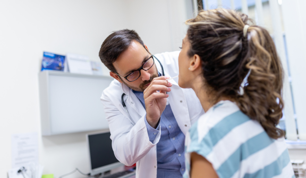 How To Tell the Difference Between a Cold and Strep Throat